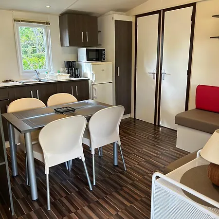 Les Pierres Chaudes Camping